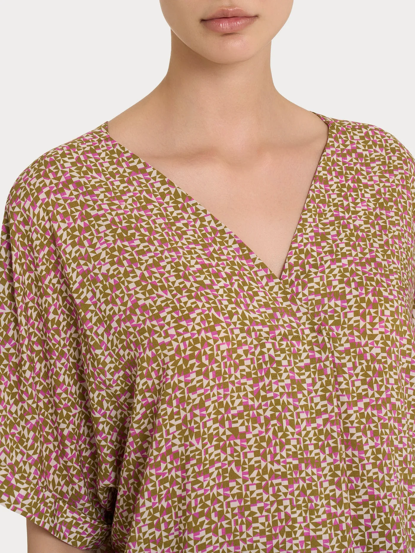 BLUSA CON MOTIVI GEOMETRICI E MANICA KIMONO-RAGNO - immagine 2