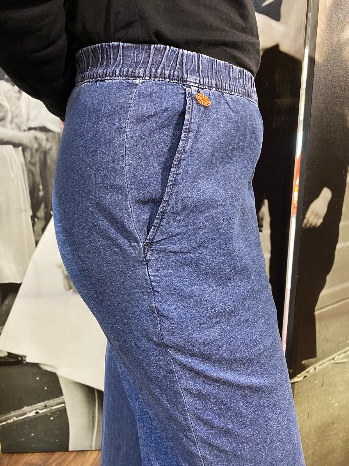 JEANS CROPPED WIDE CON TASCHE-RAGNO - immagine 3