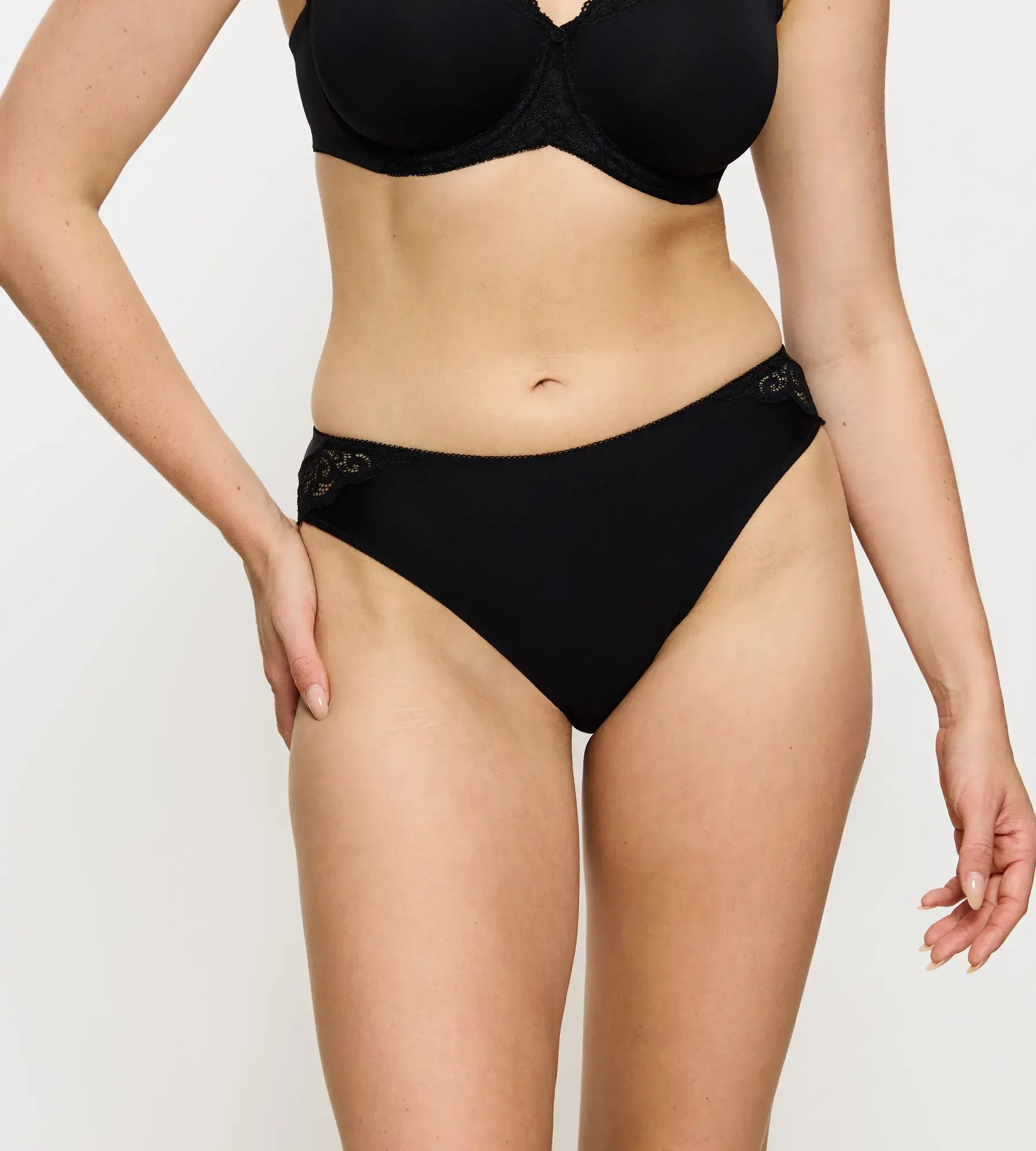 AMOURETTE SLIP TAI-TRIUMPH - immagine 2