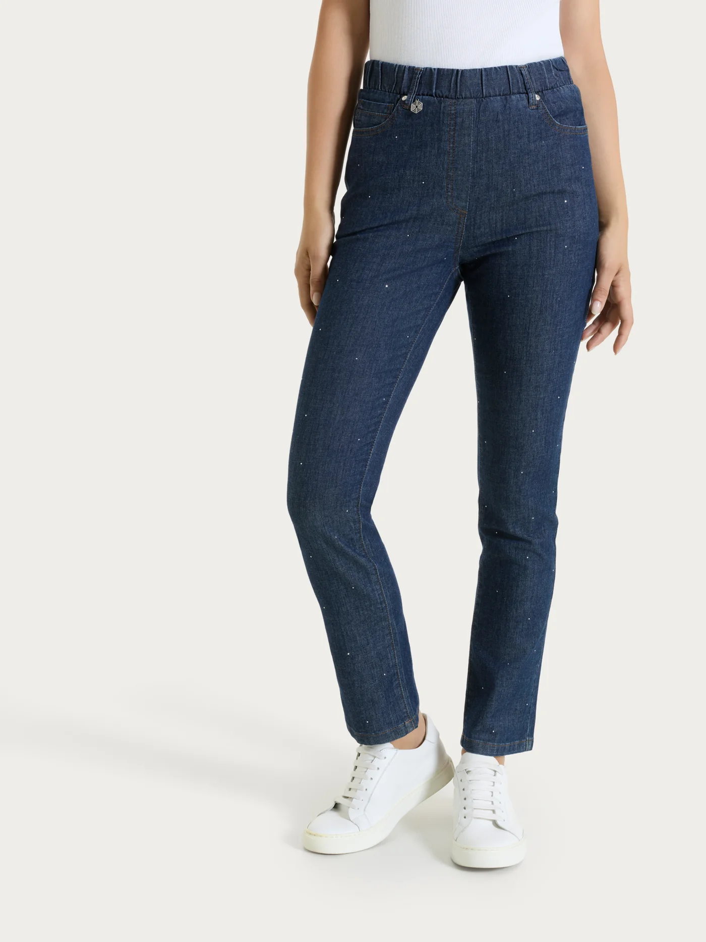 JEANS DRITTO CON TASCHE E STRASS-RAGNO(42/52)